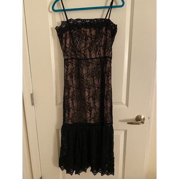 BB Dakota Dresses & Skirts - BB Dakota black lace midi lined dress